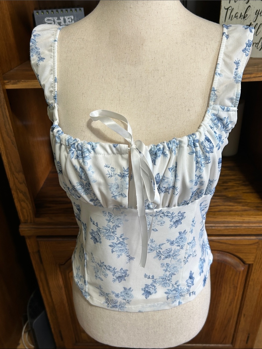 Pink Rose White and Light Blue Floral Crop Top Large EUC